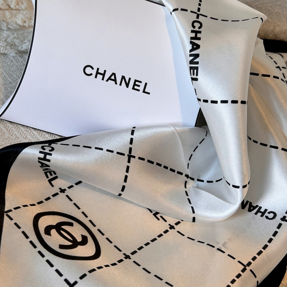 100% SILK Luxury Scarf Designer Logo 20" Black on White Glam Coquette Elegant - Picture 2 of 5
